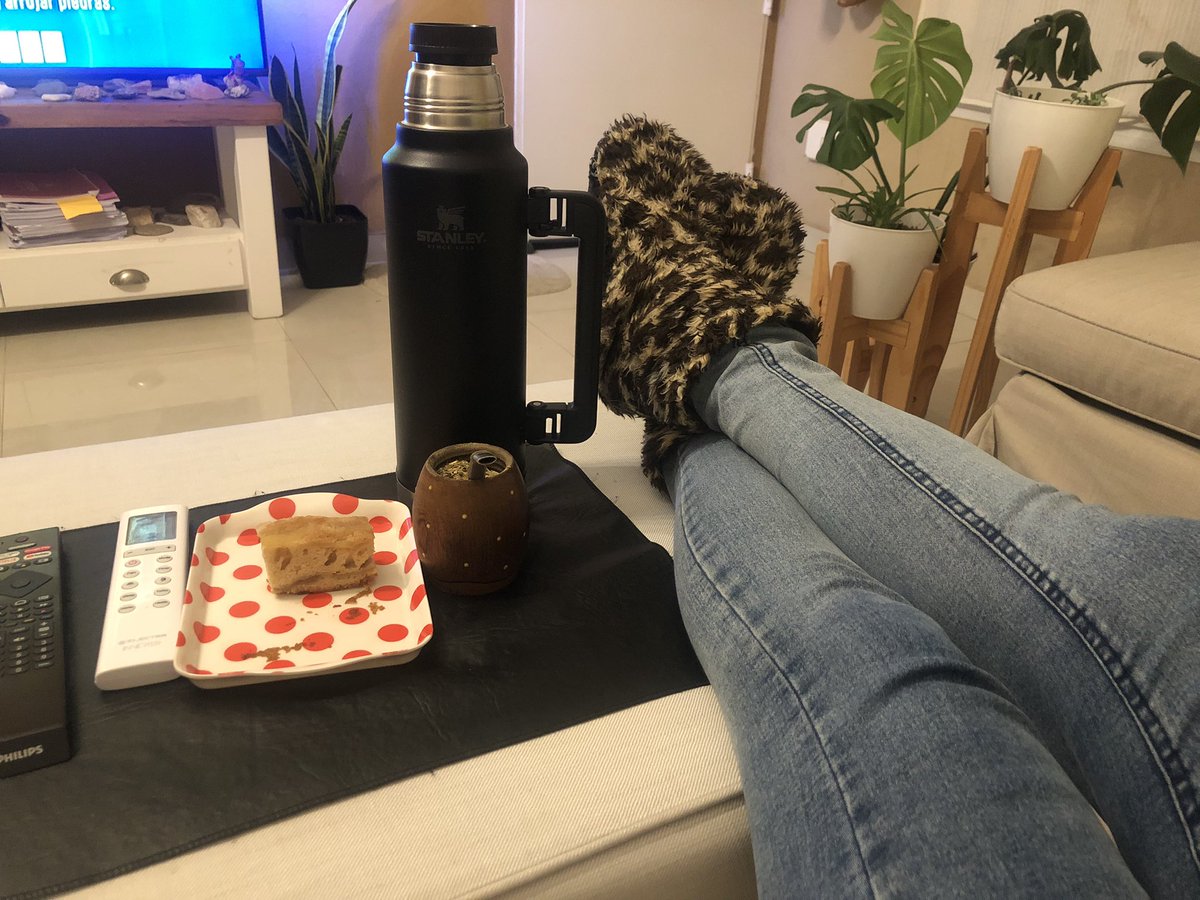 A_Positiva20's tweet image. Ahora….los leo!!! 
#ModoRelax