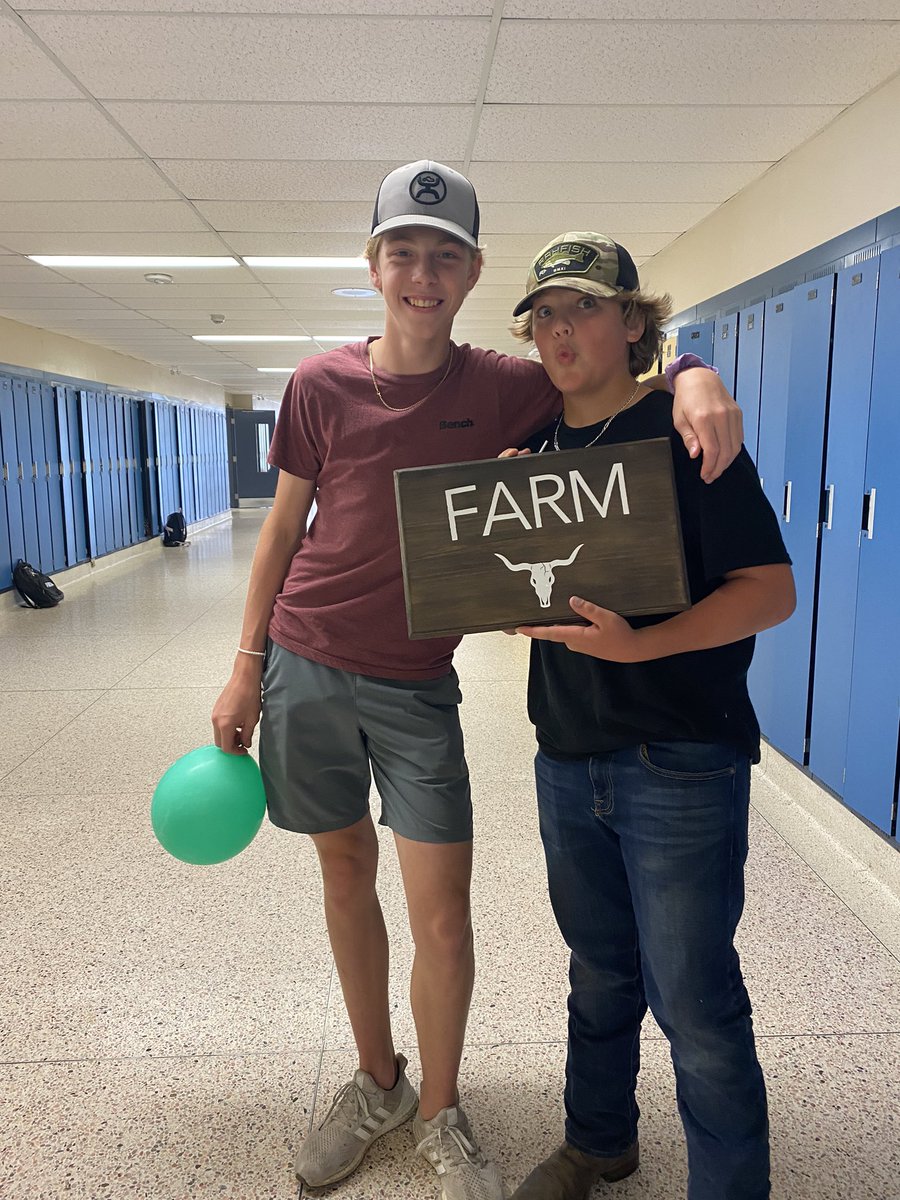 Sooo incredibly proud of these young entrepreneurs. Innovative and creative products were on display at tonight’s Entrepreneur Market. Huge success! 🙌 <a href="/SummersCorners/">Summers' Corners PS</a>