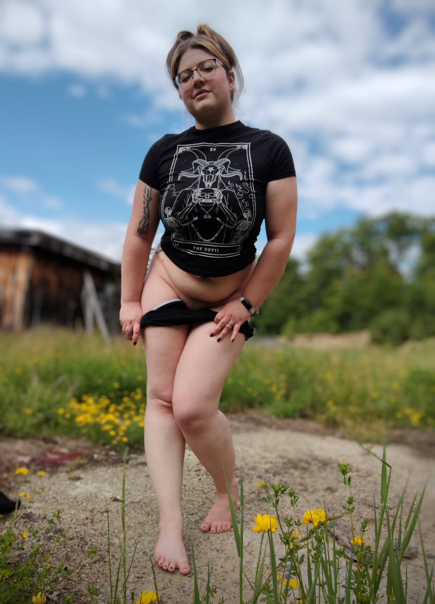 IttyXBittyXBrit's tweet photo. New post available on #OnlyFans 🖤
https://t.co/MbwfAcFw3O
Happy Solstice 🌞

#hotgothsummer #gothgirl #of #SummerSolstice #summertime #subscribe #exclusive #onlyfansbabe https://t.co/lMZUEXCV8h