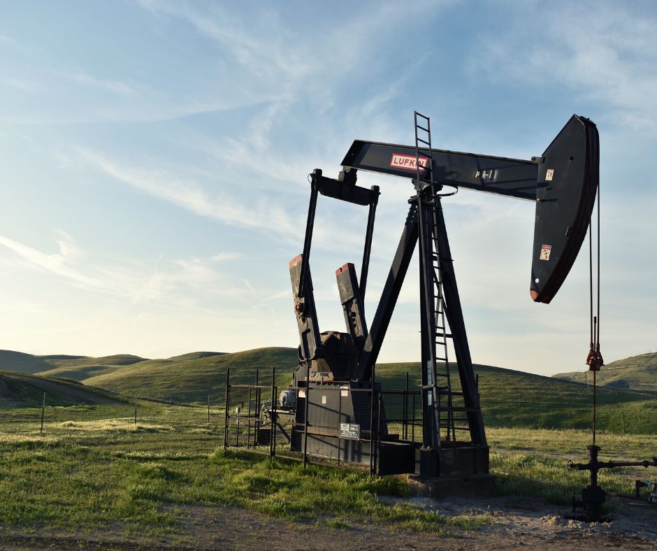 It’s the first day of summer and we’re enjoying the amazing views of Macpherson Land! What are your summer plans?!🌞😎 #SummerisHere