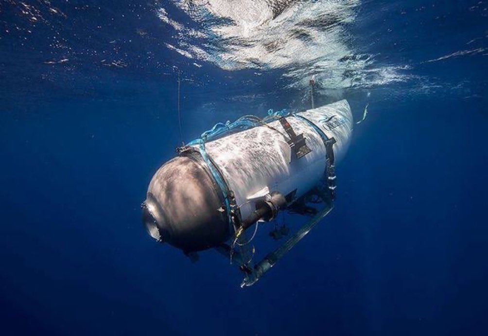 The Titanic-tour submarine has less than 11 hours of oxygen supply left.