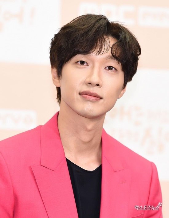 #JiHyunWoo reportedly to lead KBS new weekend drama <#BeautifulWomanAndPureLoveMan>, it’s about the love story between an actress, who fell to the bottom overnight, and a producer who loves her and raises her up again.

Broadcast in next March.