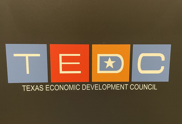 TXWorkforce's tweet photo. TWC is at the @TexasEDC Conference to collaborate with #TXeconomicdevelopment to keep #Texas attracting high-paying jobs and bringing new investments to the state.
Programs including TWCβs Skills Development Fund (#SDF) encourage economic growth.
π https://t.co/4KqeS8R4ru https://t.co/ddBxQKSqaa