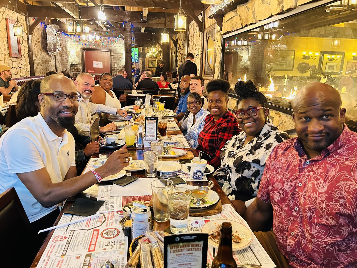 Indispeaknteach's tweet image. I had a Fabulous time speaking at the VASSP conference! 🤩🥳🥰 Wonderful event and wonderful principals! Loved the collaboration and speaking principal talk! 😁! #vassp #nassp #Oppawaits23 #drindiawhite #education #principals #speaker #bigideasmath #equity #superintendents