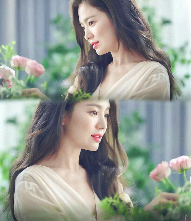 Flowers don't beg for attention.
#SongHyeKyo 🌸💫