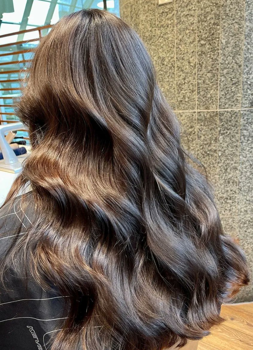 HeadlinesStyle's tweet image. Luscious brown    |    Colour and styling by Krista 

#yeghair #yegsalon #longhair #beachywaves #aveda #hairgoals #albertastylist #albertahair #darkhair #hairoftheday #hairlove #yeg #edmontonhair #edmontonhairstylist #yegcolour #yeglocal #yegcolourist #manulifeplace #yegdt