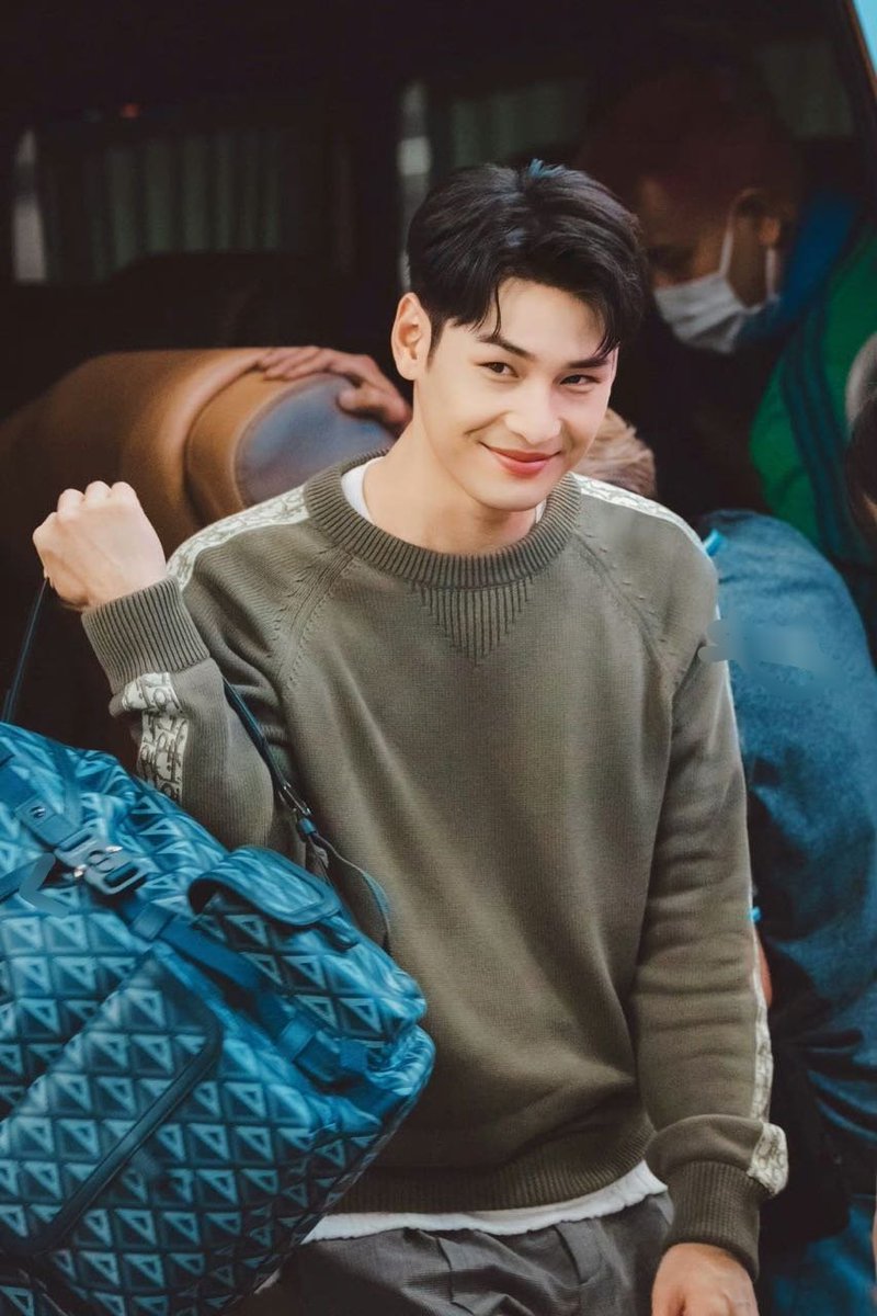 lhzy87's tweet photo. If I fall in love with your smile, how can I collect it?
NATTAWIN DIOR AMBASSADOR

#Nnattawin @Nnattawin 
#DiorSummer24 @Dior #Dior https://t.co/Y0YzOap658