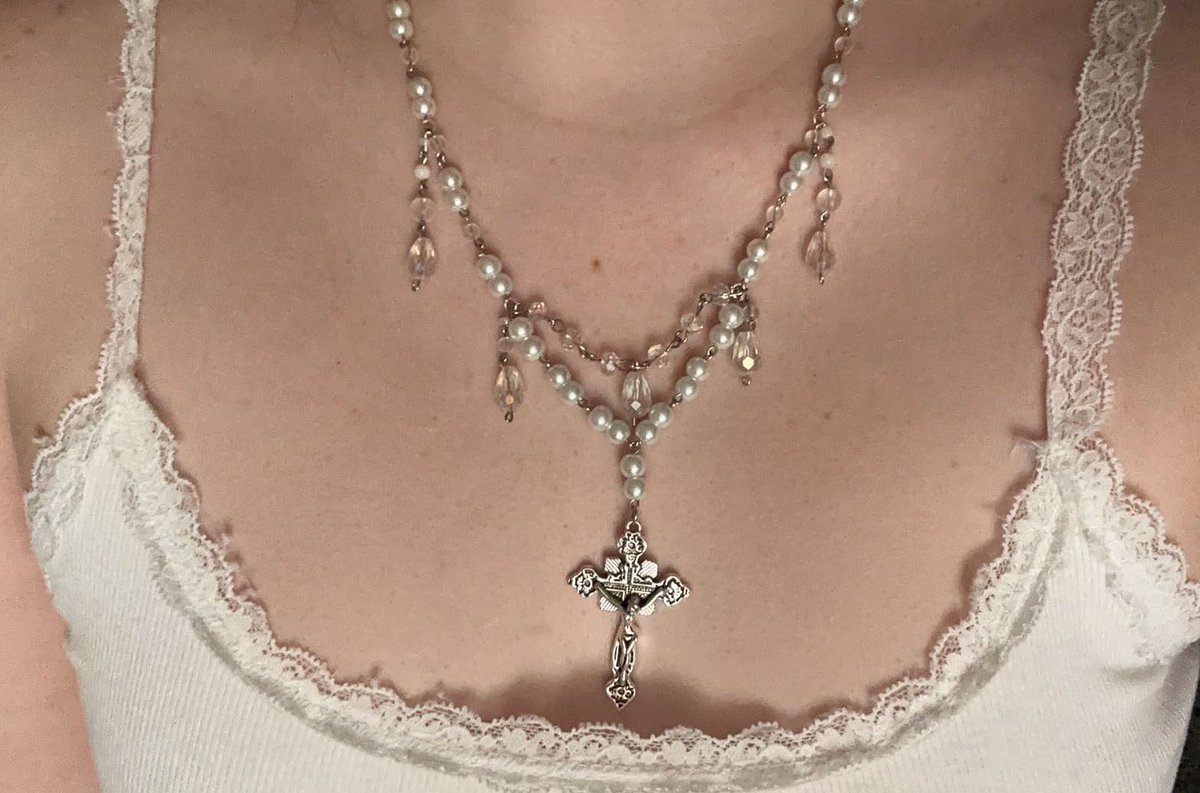 ⋆ ˚｡⋆୨♡୧⋆ ˚｡⋆
heaven’s envy pearl cross necklace
                      ⋆ ˚｡⋆୨♡୧⋆ ˚｡⋆
                                 18 $
        #angelcore #jewelrymaking #pearl
      #coquette #coquettejewelry