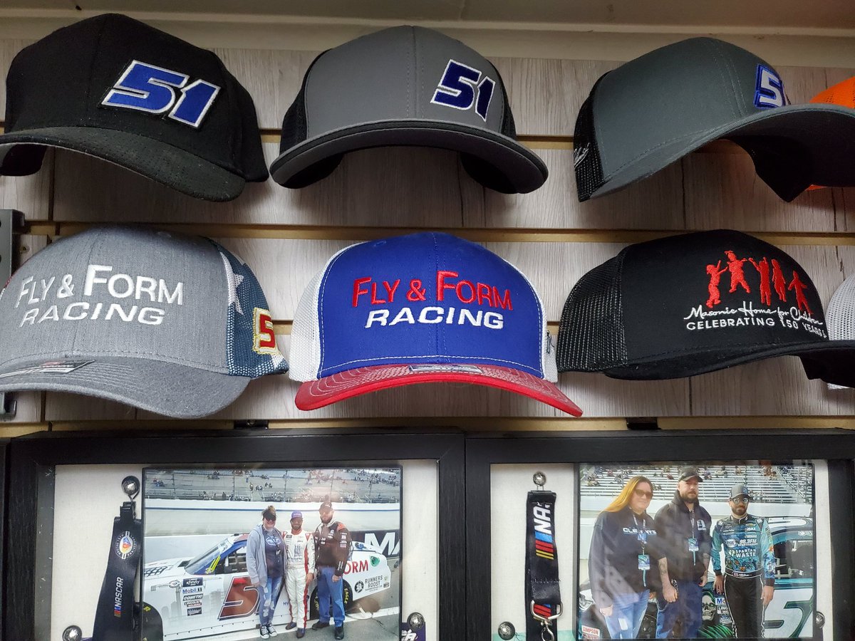 j_anselowitz's tweet photo. So with the recent package from @flynformracing, and the Daytona win diecast coming soon(ish), I had to get a display ready for that and update my @JClements51 wall a bit.... and #nascarkitty's boyfriend has a difference of opinion on who actually owns that wall 🤣 https://t.co/xh4oKOjyRR