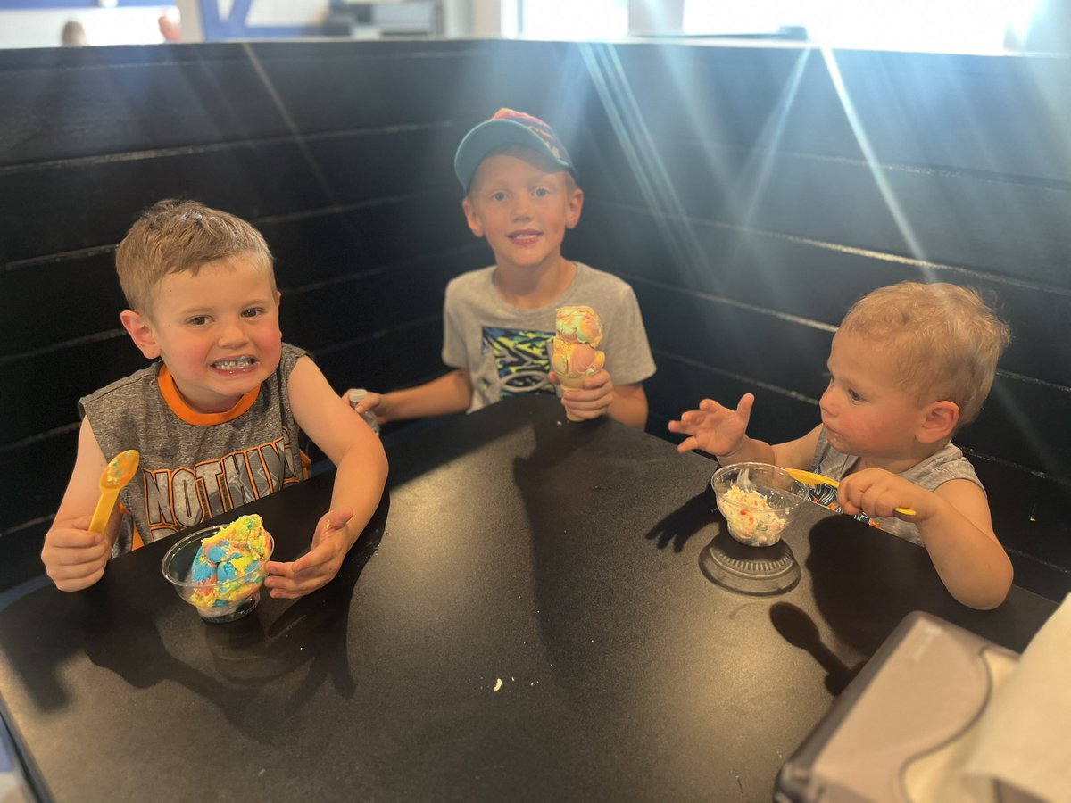 Cooling off with some ice cream at Just Chillin’ 🥵🍦🥶