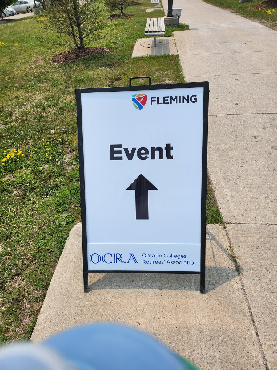 I had the pleasure of donating my time this afternoon to speak to wonderful group of older adults from the @OntarioCollegesRetireesAssociation(OCRA)!  We talked about their digital presence and some practical tips to keep themselves safe! #phishing  #vishing and #smishing #ohmy
