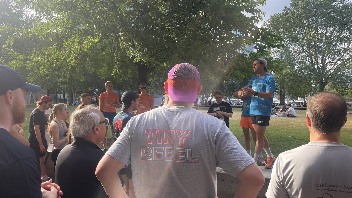 gauravdubs's tweet photo. Always a great time with RunSoc! We arrived at Tower Bridge just in time to see it open.  Had to weave through through the rush of people when the road finally opened
(5.7km, 5’54”/km)

#running #runnershigh #runclub #photography #summer #longestdayoftheyear #london #towerbridge https://t.co/dIlaNlwwNY