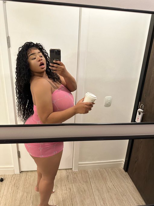 My jugs will help you float like the #submarinemissing 💦 find out how here https://t.co/FxqjV3ORLX #titanicsubmarine<a href="/tag/submarinemissing"class="tags">#submarinemissing</a><a href="/tag/titanicsubmarine"class="tags"><span>#titanicsubmarine</span></a>