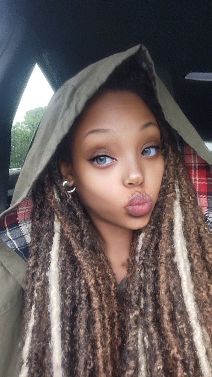 KatinaJohn24's tweet image. #filterselfies #RainyDay #headedhome