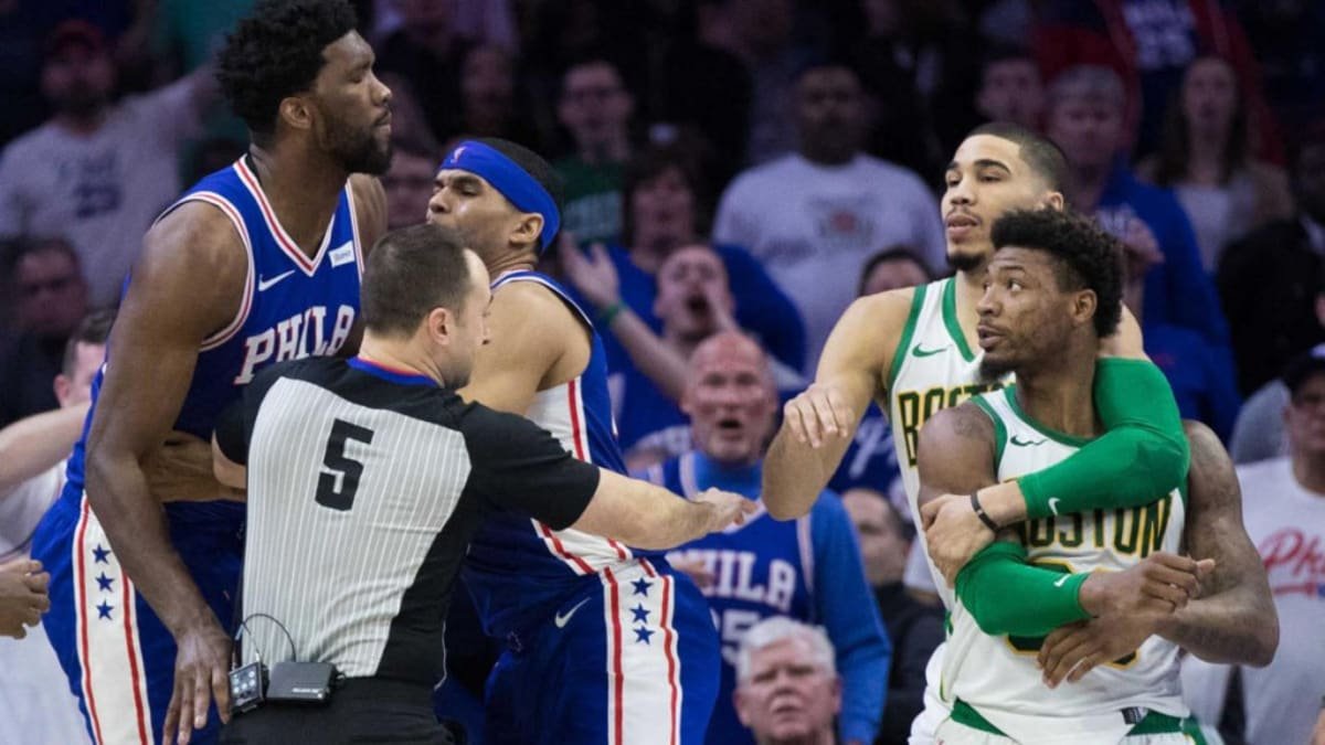 alejandroggo's tweet photo. Entiendo que mucha gente no comparte lo que siento por Smart, pero es difícil explicarlo.

Marcus es mi jugador favorito. Me compré su camiseta cuando llevaba tres meses en el equipo. Ha sido el faro de los Celtics post-Doc Rivers y ahora se va. Le echan.

Y me duele en el pecho. https://t.co/bRvW79Zp7h