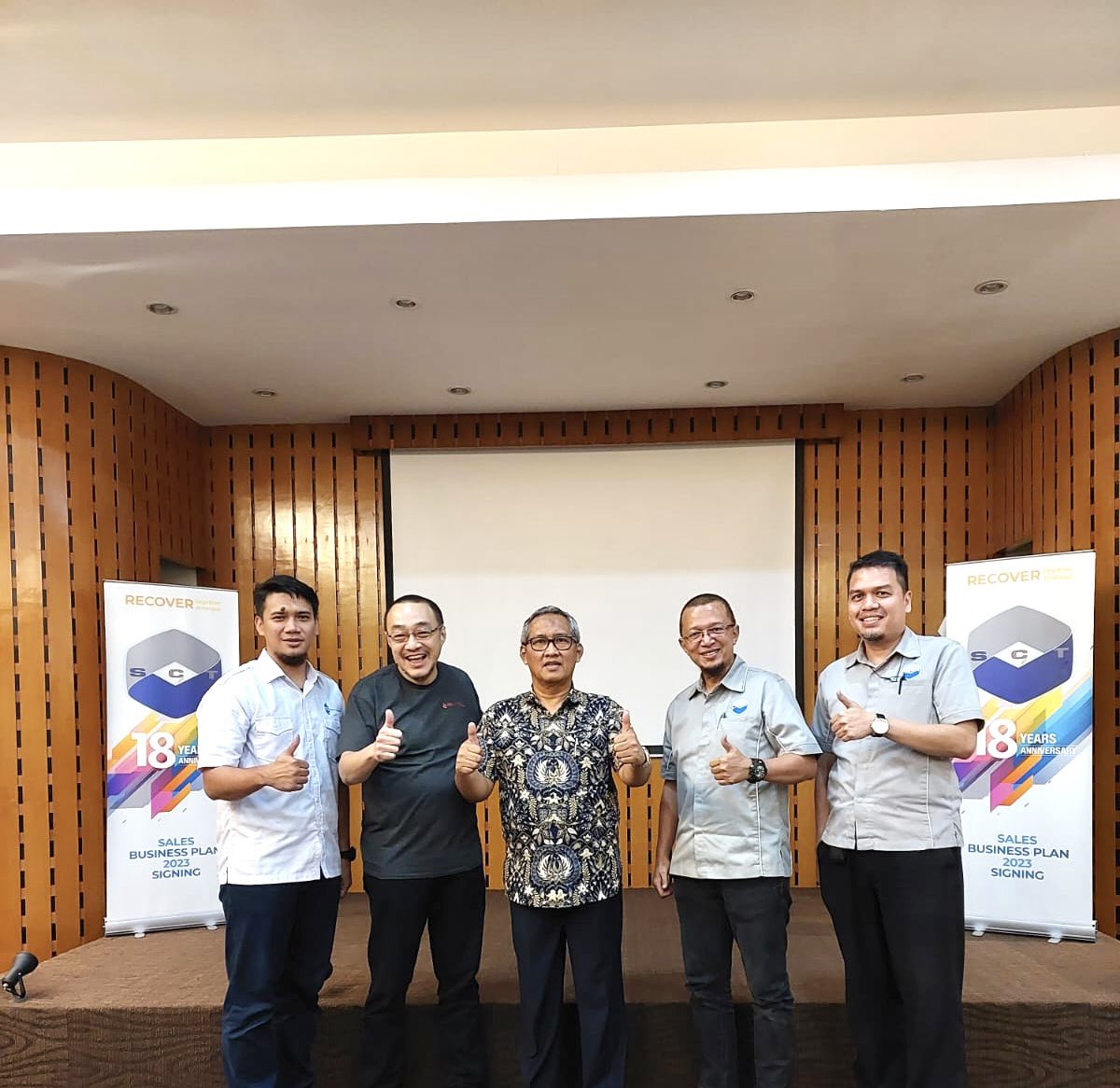 expocleanind's tweet photo. Courtesy visit to Starindo Cleaning Technologies, PT. Thank you for the support to EXPO CLEAN!🙏🏼🎉 https://t.co/4sCPXCBiJO