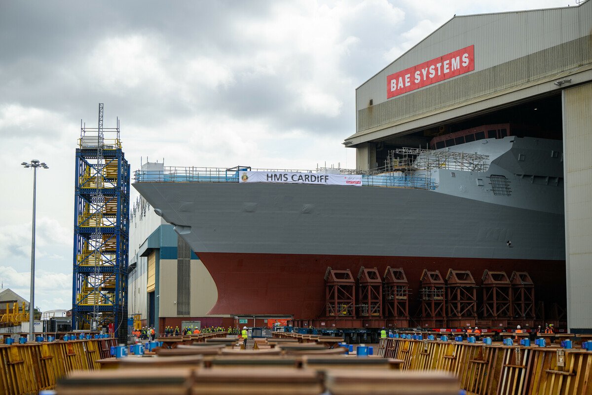 BUILT IN BRITAIN: The forward end of HMS Cardiff - the second Type 26 frigate - has emerged from BAE Systems' Govan build hall for the first time. In total, eight Type 26 frigates will be built at the yard for the Royal Navy, sustaining more than 4,000 British jobs. #UKmfg🇬🇧