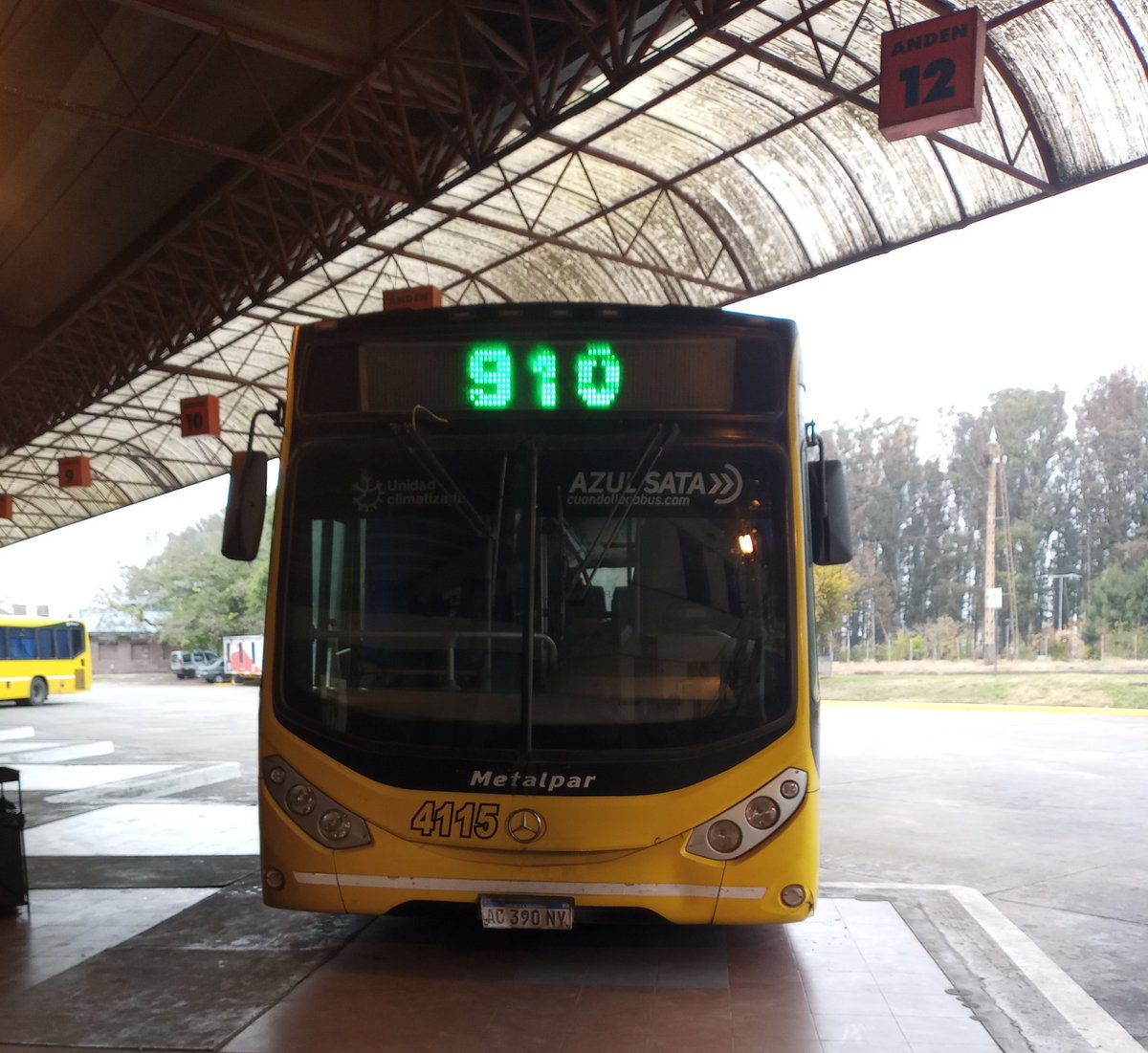 BuseswebRosario's tweet photo. Se recuerda que las Líneas de #JurisdiccionNacional #Linea910 #Linea915 circula.
Servicios prestados: Ramales A: Directo x Autopista
Ramal B: Chapuy x Au
Ramal C: Costanera x Ruta21
Ramal D: Ruta21 xTerminal.
También comprende a Empalme V.Const/Villa Constitución - San Nicolás https://t.co/fkv5ph6suZ