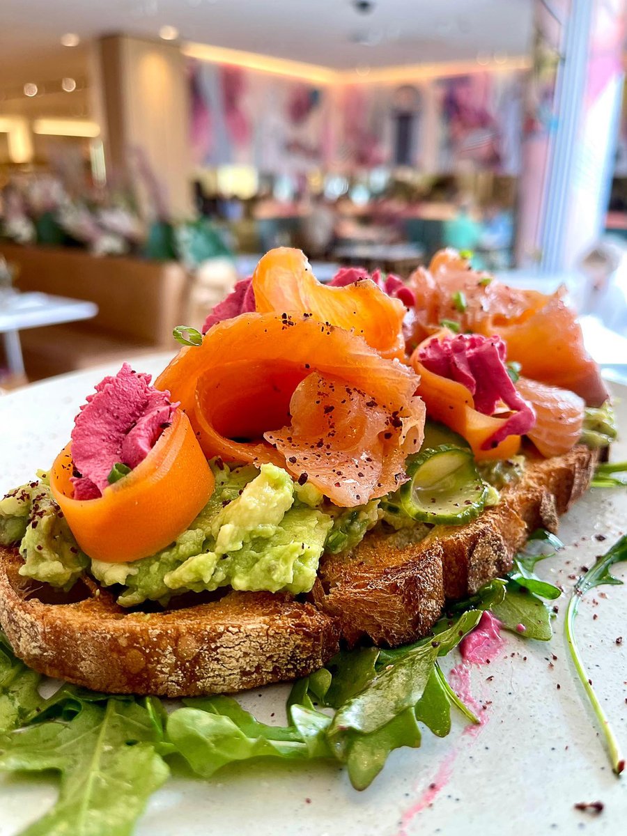 Classic Edition.
Avocado Toast.
With a few twists.