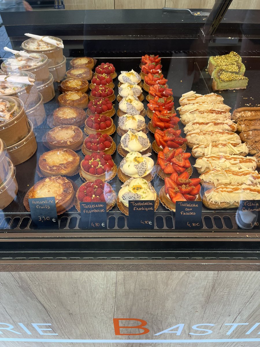 We had a fantastic day in Rouen yesterday exploring the city and eating plenty of French food😁🇫🇷