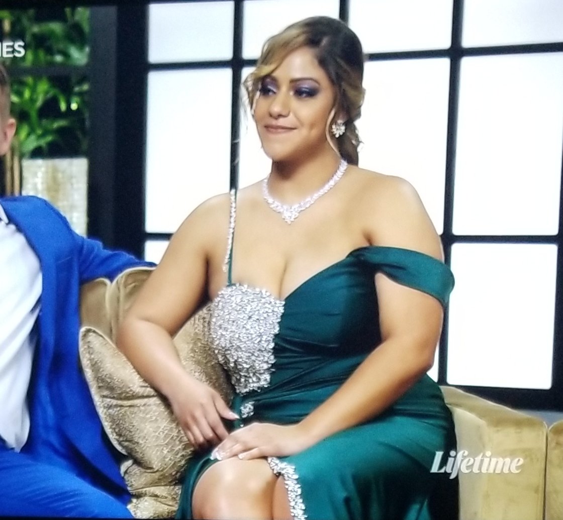 I know Dom is super submissive to her Mom and does whatever she tells her to but...girl...is your Mom your stylist?? Take advice from a woman in her 60s and you're gonna look like a woman in her 60s.
#mafs #MarriedAtFirstSight #mafsnl #MarriedAtFirstSightNashville #mafsnashville