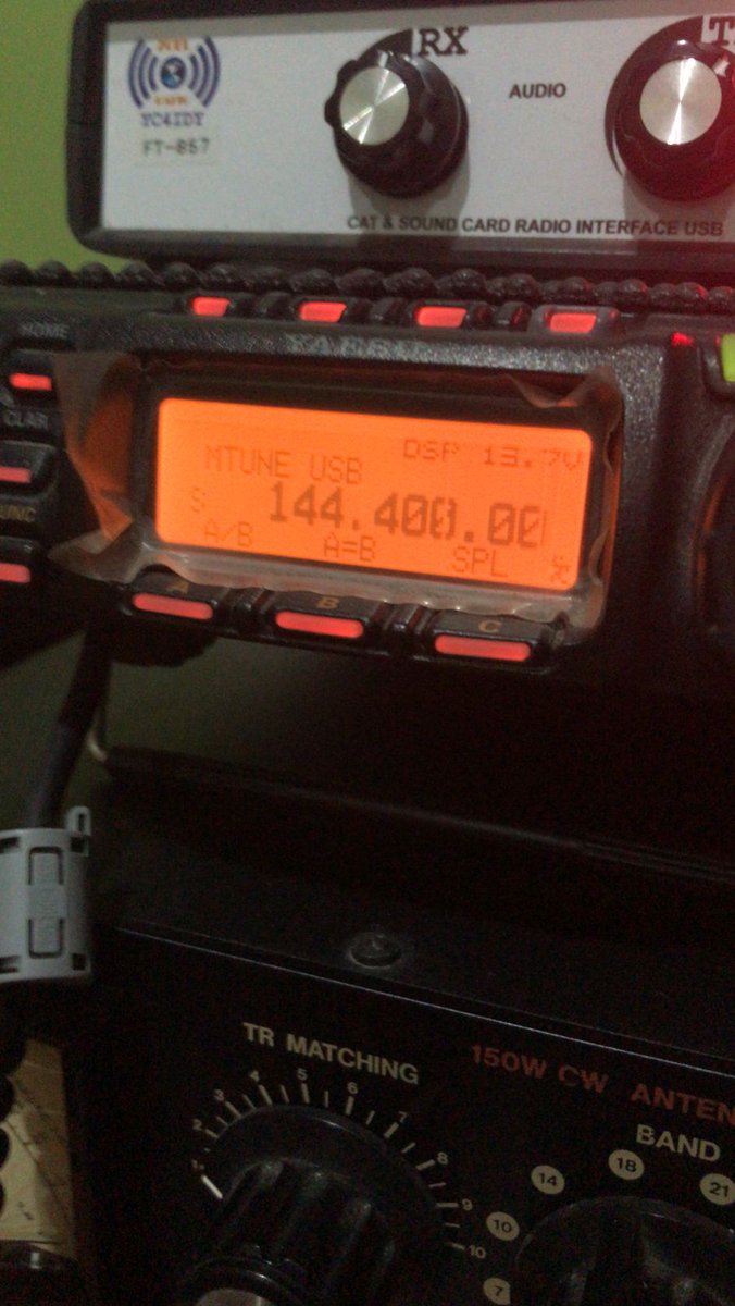 ORARI_ID's tweet image. Ssb tapi di 2meter..hoho
