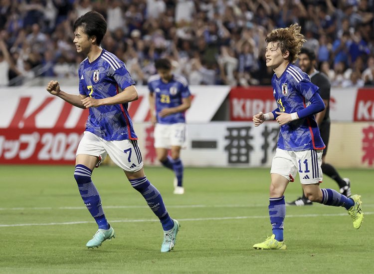 yataoda4's tweet image. Katoru Mitoma explained his own dribbling mechanism in detail in Japanese media, so I'll share it. Check the thread below if you are interested🇯🇵
(1/3)