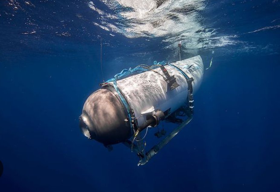 7 days, two boats. 
5 people, 500 people. 
$250,000 per trip, unknown. 
Millionaires, migrants. 
1 teenager, upto 100 children. 😢
Great media coverage, silence. 
#NoComment #OceanGate #Titanic #TitanicSubmarine #Titan
#Messenia #submarinemissing #Submersible