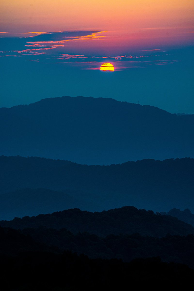 Gm Photographers 🧡

Show Me Your Stunning BLUE Shots 💙