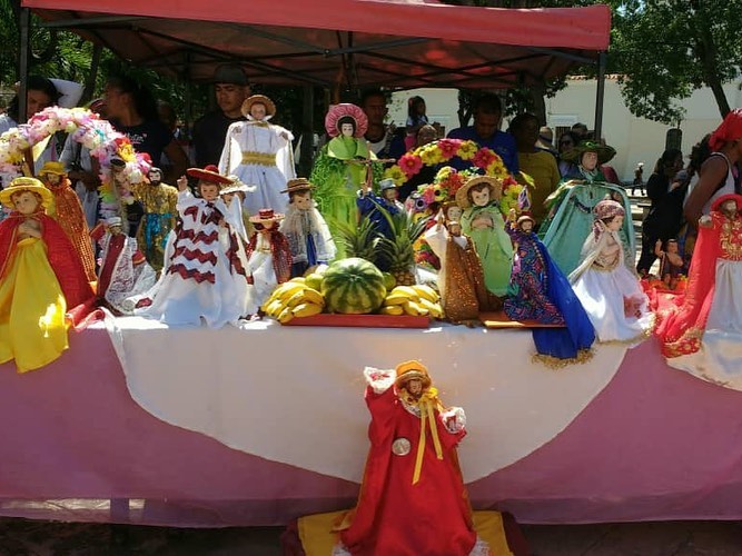 CMunicipalSm's tweet photo. Si San Juan lo tiene, San Juan te lo da, al ritmo de tambores se realizó la Sesión Especial en el Marcó de la Celebración Día de San Juan Bautista e Imposición de la Orden Mercedes Parra, con el apoyó de la Dirección de Cultura, y en la  presencia de la  Alc. @johanitakenpo https://t.co/kq11L6kxCC