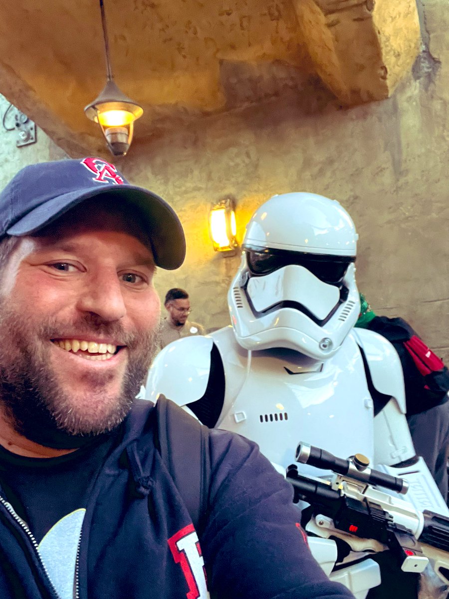 SeanyCohens's tweet photo. It’s National Selfie Day📸
Post a Disney related selfie! https://t.co/rtHrP4ZU89
