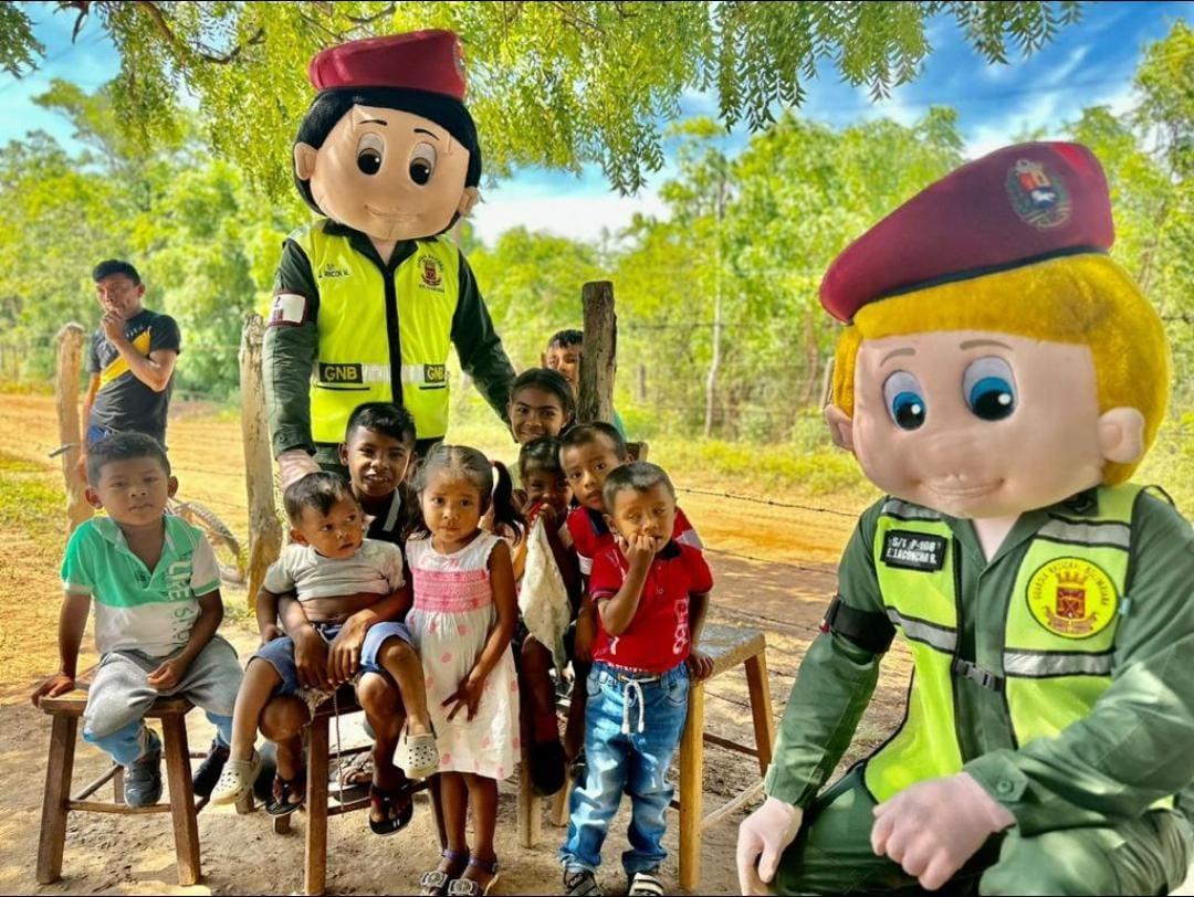 #21Jun Los Centinelas de la gloriosa Guardia Nacional Bolivariana
Hoy mas que nunca reafirmamos nuestros compromiso  y continuamos garantizando la Paz y la Protección del Pueblo Venezolano.
 #PatriaProductiva
#PuebloYGNBUnidosVenciendo.