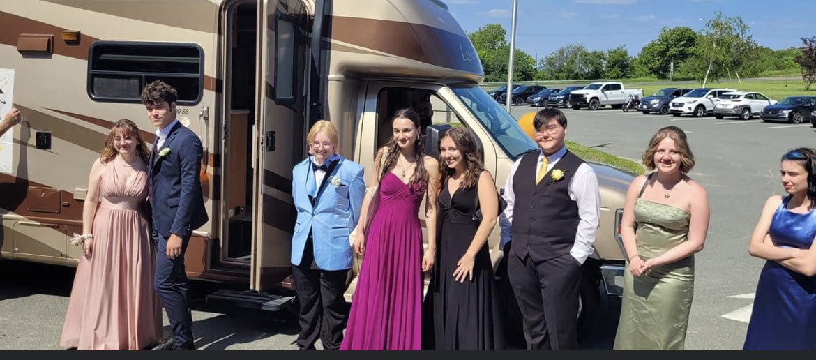 Nericmitch's tweet image. Hey @everwoodcast … My nephew went to prom in a Promebago and I have never been so proud
