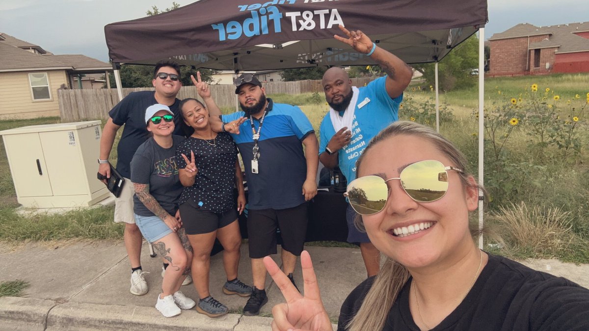 Bastrop, Barton Creek Mall, South Austin and San Marcos take over Kyle! ASM Wednesday in full action 💪🏼🔥 @AntwanEavesATT @luzvargas93 @JeremiahSchmit5 #LifeatATT