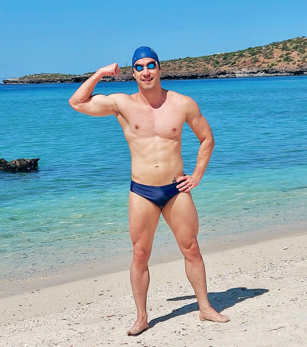 Que bonito es nadar en el mar de la paz 

#swimmer #swim #speedo #fitness #flex #biceps #abs #takemeback #beach #BajaCalifornia #LaPaz