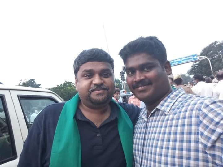 msarazack218's tweet photo. இன்று பிறந்தநாள் காணும்
#தருமபுரி_நாடாளுமன்ற_உறுப்பினர் அண்ணன்  @DrSenthil_MDRD
செந்தில்குமார் M.P அவர்களுக்கு இனிய பிறந்தநாள் வாழ்த்துக்கள் ..... 
DNV Dr.Senthil Kumar.S DMK https://t.co/3s1flVSEE4