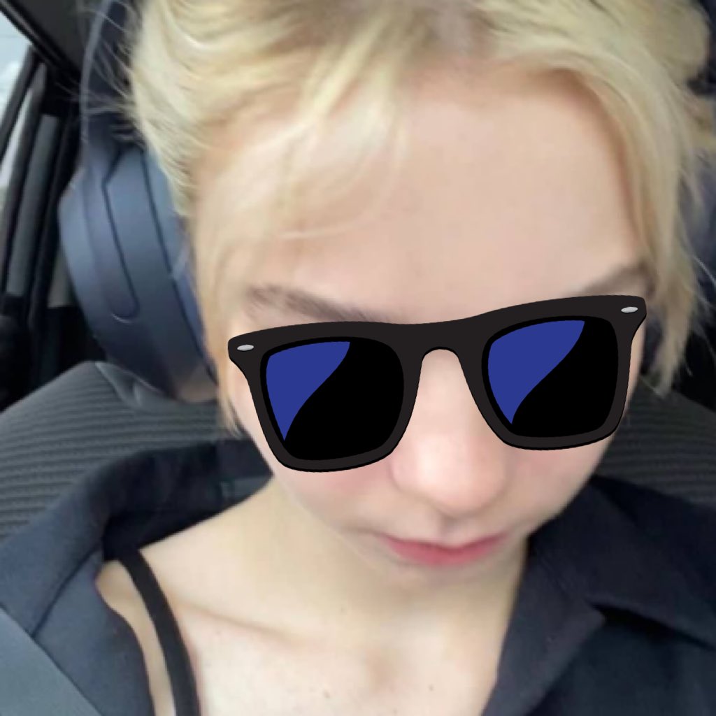 แล้วใครจะยอมไม่ใส่แว่นดำด้ายยยยยยย #.NewProfilePic