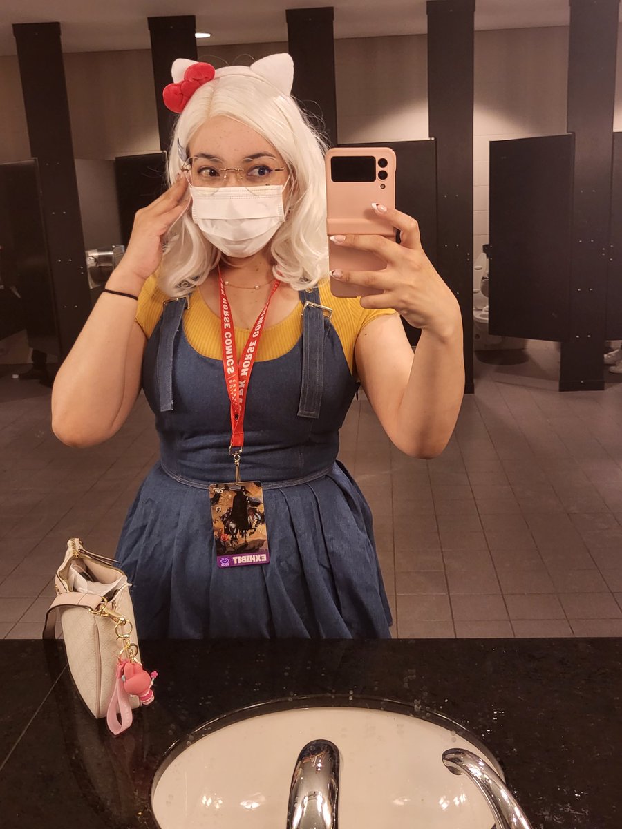 Felt so cute at #awesomecon2023 despite going through it! Proud of myself for trying! 🙏❤️♥️