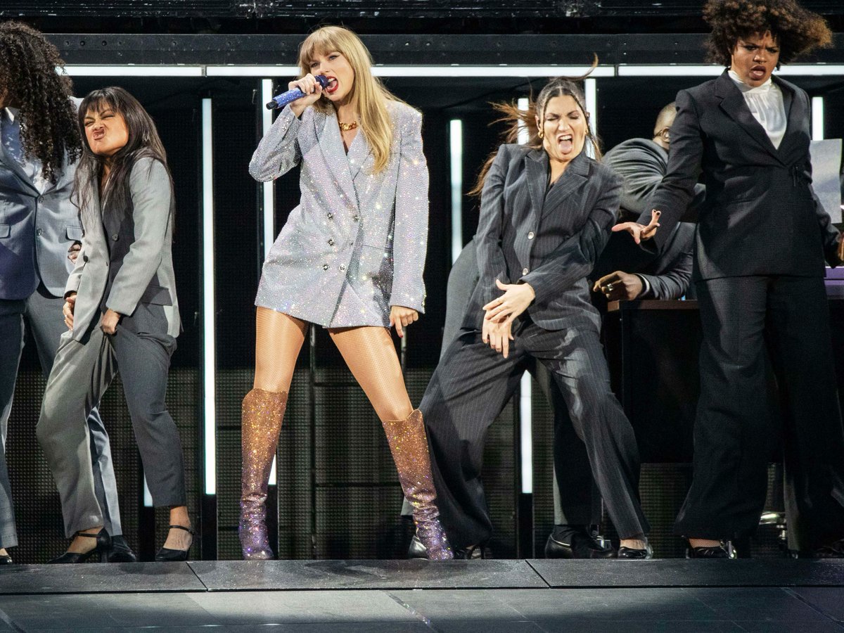 Brazil Has Proposed A New Bill Called 'The Taylor Swift Law' Promising Jailtime For Scalpers Who Try To Resell Her Concert Tickets barstoolsports.com/blog/3471554/b…