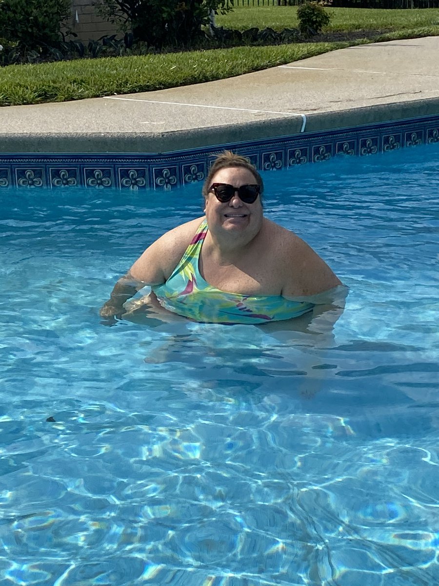 BelindaMCermola's tweet photo. One of my fave #SummerTime things I fully enjoy 🌞⛱️ is going to the pool! How about you? #SwimmingPoolFun #SummerFun #MyFavoriteSummerThings https://t.co/KGFYlq9INV