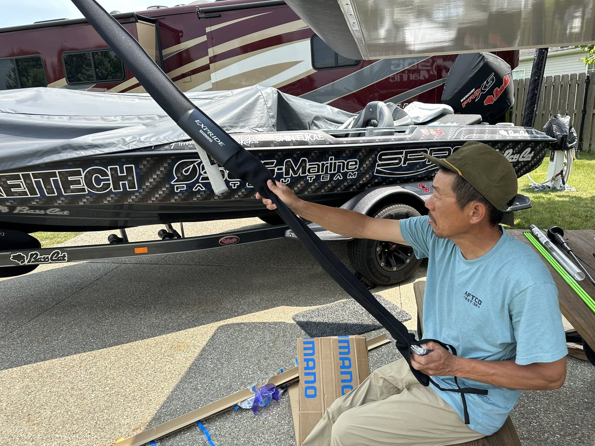 ShinFukae's tweet photo. Official practice of #BassProTour Stage 6 starts tomorrow and #Shimano #Expride rods ordered just got here right on time! 明日から#BPT第6戦の公式プラクティス。オーダーしてたシマノ社ロッド(エクスプライド)ちょうど届いて間に合った。 @Shimano_Fishing https://t.co/Xmlq9P7nnU