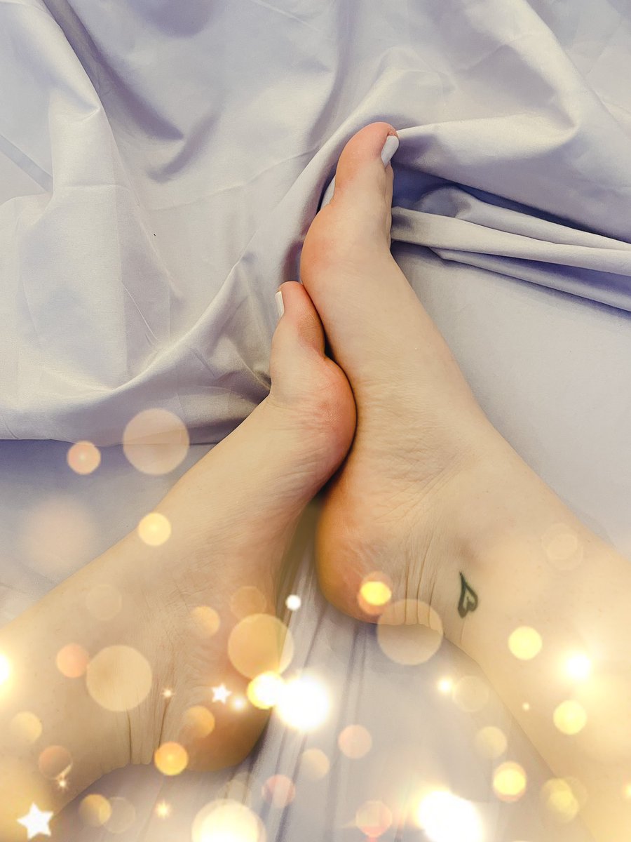 xpinkcherry's tweet photo. Will be posting content with these pretty puppies soon on my OF 😉 stay tuned! 👣

#onlyfans #onlyfans_girl #onlyfansbabe #dirty #feet #feet_lover #feet_pic #feetcontent #sexy https://t.co/k6DUIrvTBK