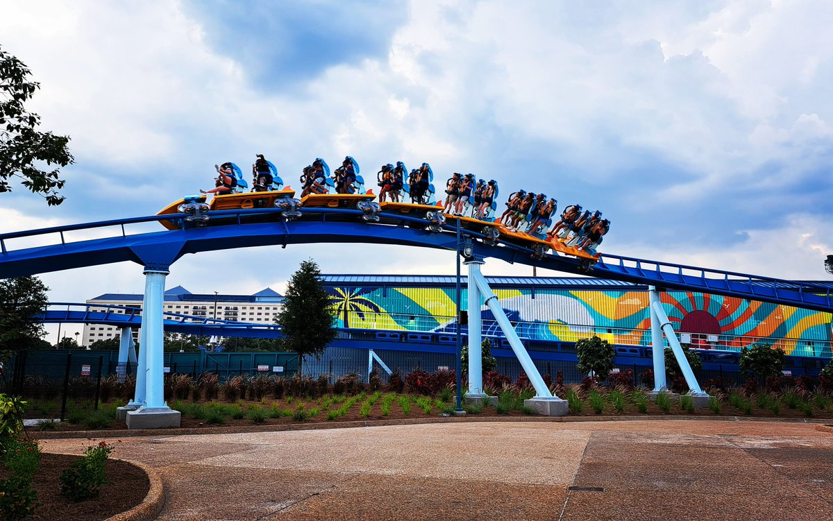 jkwana's tweet photo. Pipeline The Surf Coaster at SeaWorld Orlando
#seaworld #seaworldorlando #pipelinethesurfcoaster #surfcoaster #bandm #standupcoaster #coaster #rollercoaster #themepark https://t.co/hJCXKwqpRV