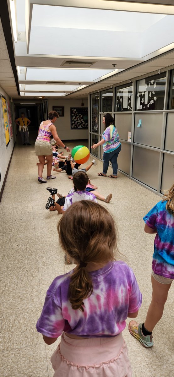 Kinders practicing team work! <a href="/NASHUASCHOOLS/">NashuaSchools</a> #nsd42