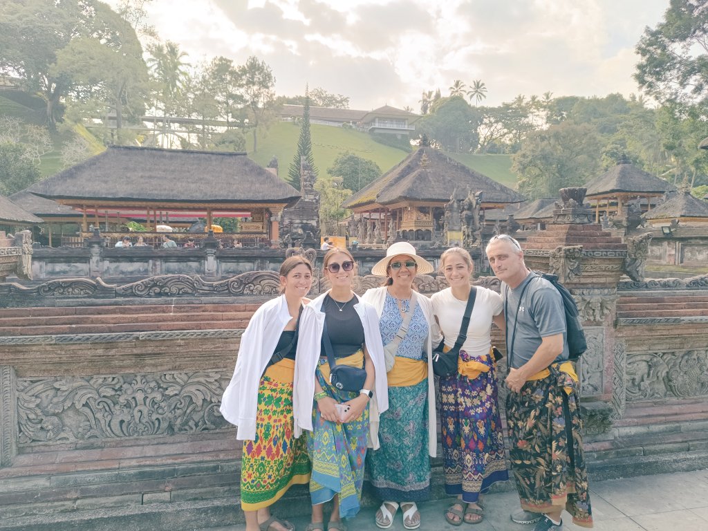 Bali '23
American Customers