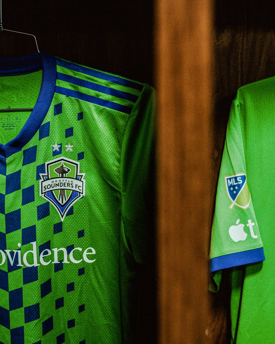 SoundersFC's tweet photo. Stars shine bright in LA ⭐️⭐️

#LAFCvSEA | #Sounders https://t.co/zRpe5viIgF