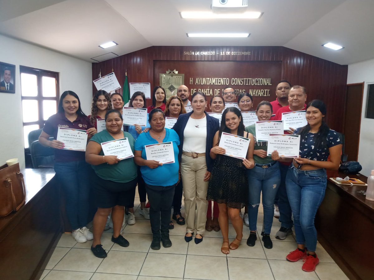 GrupoMexica's tweet photo. Bahía de Banderas, Nay. Jun 21, 2023
Se llevó a cabo el 𝘾𝙪𝙧𝙨𝙤 "𝘾𝘼𝙇𝙄𝘿𝘼𝘿 𝙀𝙉 𝙀𝙇 𝙎𝙀𝙍𝙑𝙄𝘾𝙄𝙊 𝙀𝙉 𝙀𝙇 𝙎𝙀𝙍𝙑𝙄𝘿𝙊𝙍 𝙋𝙐𝘽𝙇𝙄𝘾𝙊❞ a #EmpleadosMunicipales del #AytoBahiaDeBanderas Enhorabuena por su participación. 
#capacitacionlaboralprofesional https://t.co/ySnyOIsBFX