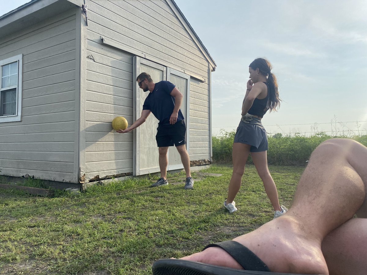 cscrib3's tweet image. Red neck golf lesson ⛳️