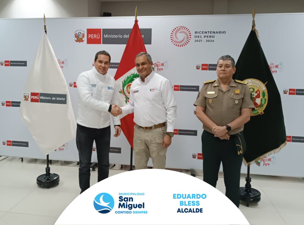 MuniSanMiguelPE's tweet photo. Asimismo, el gerente de Seguridad Ciudadana de San Miguel Gral (R) PNP Carlos Tineo, el comisario distrital comandante Paolo Farias  y el comisario de San Miguel Mayor Luis Cóndor. https://t.co/MBWs9xNTso