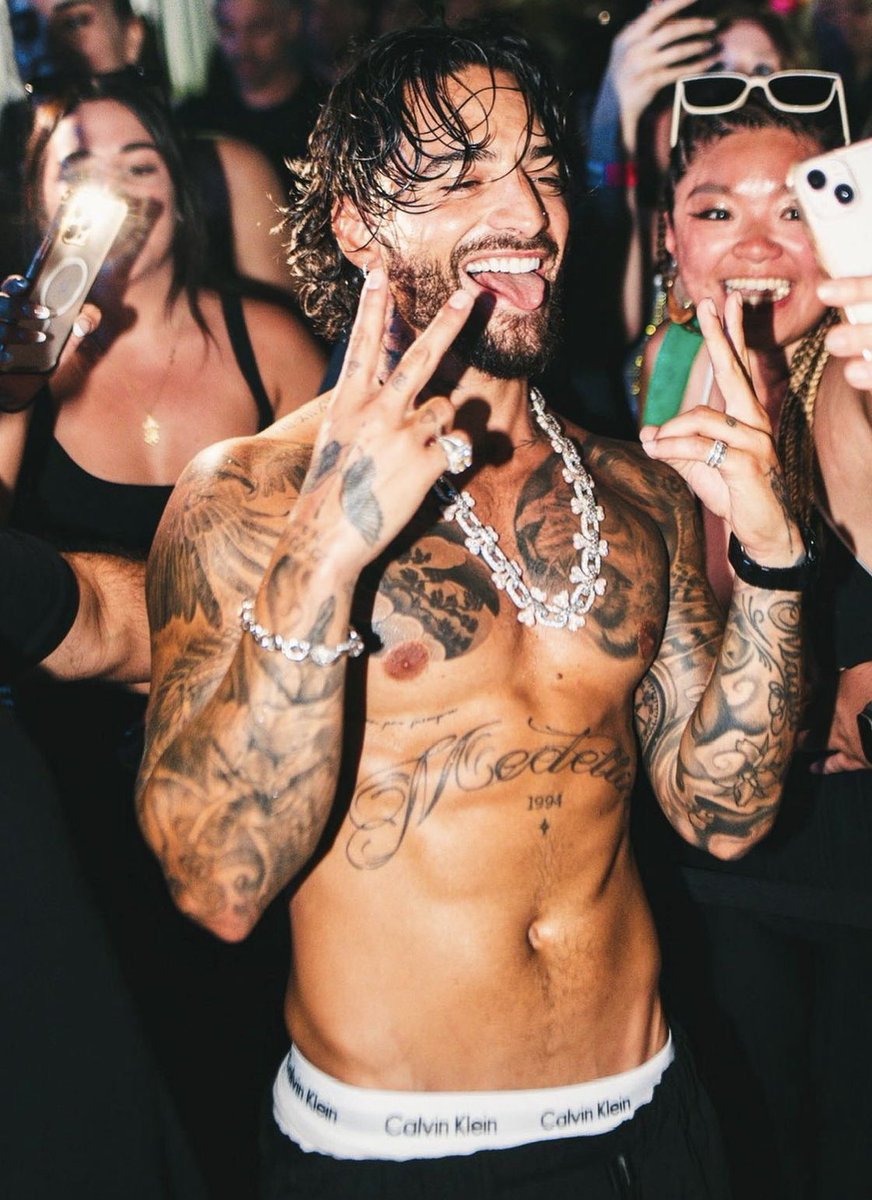 dubbinghits's tweet image. Cómo va su miércoles? El de nosotros tipo asi…. 📸 

#DubbingHits